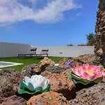 Mireya Villa